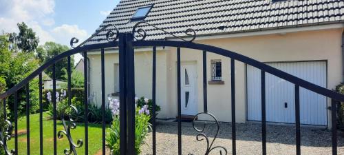 Arrest House | La Maison Enzo