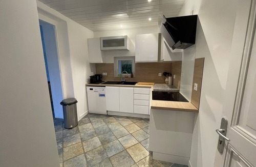 Bas-en-Basset House | La Maison Fleuri - Qouei Eichi - Swimming pool, Wifi, Family-friendly