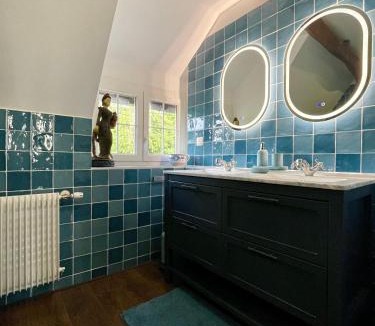 Saint-Eloi-de-Fourques Bed & Breakfast | La Maison Maya Normandie