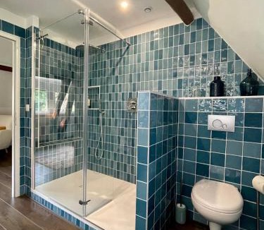 Saint-Eloi-de-Fourques Bed & Breakfast | La Maison Maya Normandie