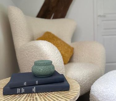 Saint-Eloi-de-Fourques Bed & Breakfast | La Maison Maya Normandie