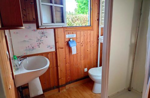 Saint-Andre-d'Hebertot Ski Chalet | La maison bleue
