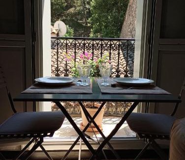Saint-Guilhem-le-Desert House | La maison de la Traverse
