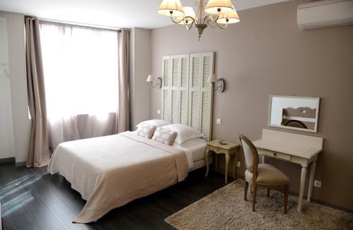 Saint-Leger-en-Yvelines House | La Maison d'Hotes de Saint Leger