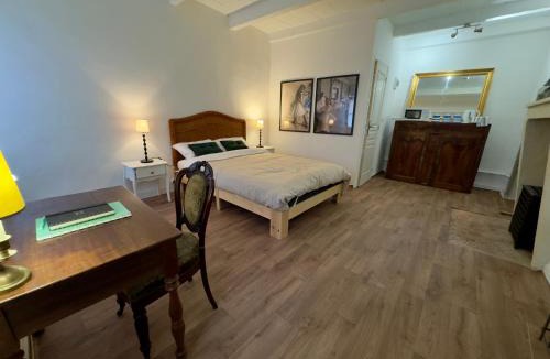 Saint-Laurent-de-Ceris Bed & Breakfast | La Maison de Lyon