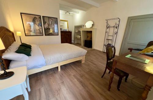 Saint-Laurent-de-Ceris Bed & Breakfast | La Maison de Lyon