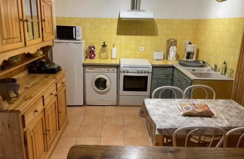 Saint-Pardoux-du-Breuil Apartment | La Maison des cressonnières