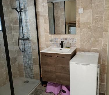 Conde-sur-Noireau House | La maison verte