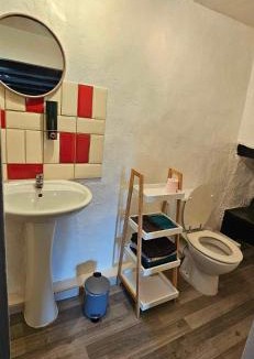 Saint-Pierre-sur-Orthe House | La maison du stade