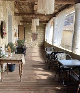 Saint-Quentin-la-Poterie Bed & Breakfast | La Maison D'Aimé