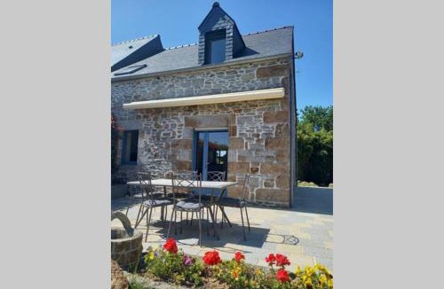 Saint-Sauveur-des-Landes House | LA MAISON BLEUE