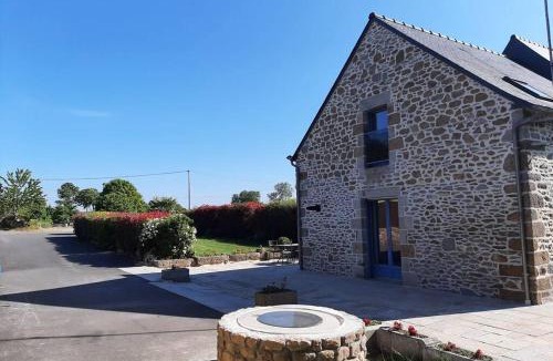 Saint-Sauveur-des-Landes House | LA MAISON BLEUE