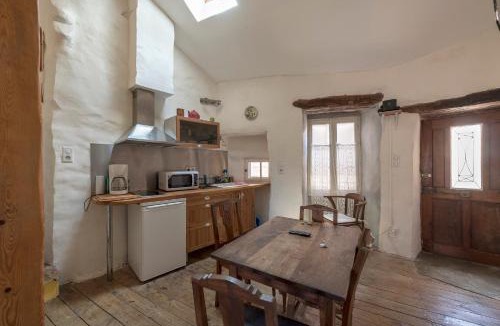 Sainte-Eulalie-de-Cernon House | La maison d'Angèle