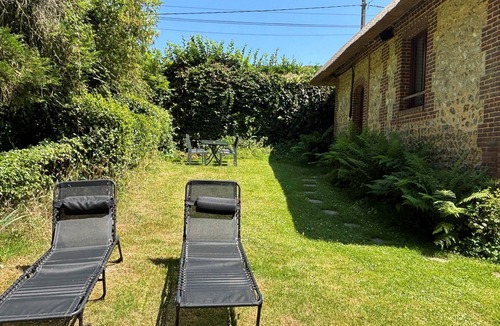 Sainte-Opportune-la-Mare Apartment | La Maison du Garde