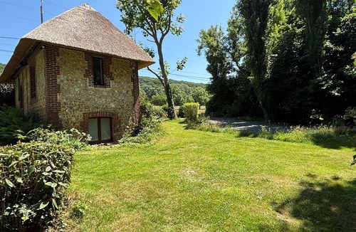 Sainte-Opportune-la-Mare Apartment | La Maison du Garde