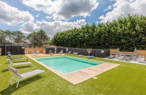 Villaines-les-Rochers Apartment | La Maison du Bois Brûlé 1 - Avec piscine partagée