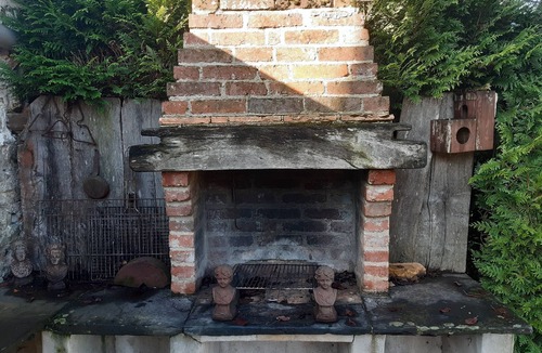 Beaulieu-sur-Layon Cottage | La Maison-Gîte-Family-Ensuite with Shower-Garden view