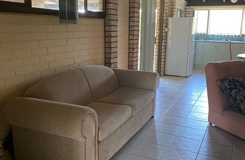 Bakers Creek Cottage | La Maison Gloucester