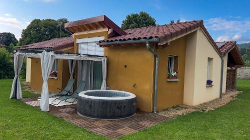 Meillonnas House | La Maison Greenvallée