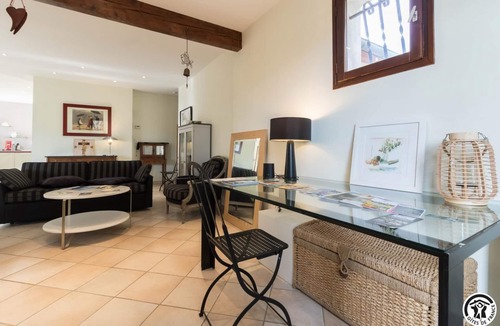 Revel House | La Maison Imart - Revel