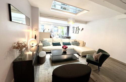 Cote Pavee House | La Maison Jasmin - 8 Personnes - Parking Privé - Climatisation - Jardin