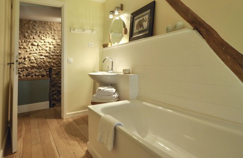 Saint-Fargeau Bed & Breakfast | La Maison Jeanne D'arc