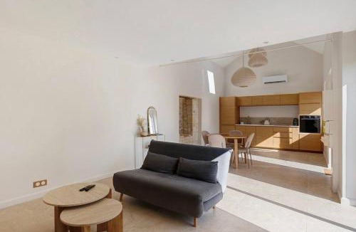 Allonnes House | La Maison Léoncine