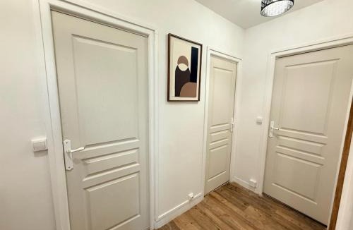 Mantes-la-Jolie Apartment | La Maison Mantaise