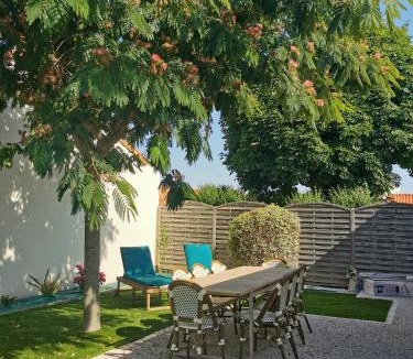 Jard-sur-Mer House | La Maison Mer Villa familiale pour 8 proche de la plage