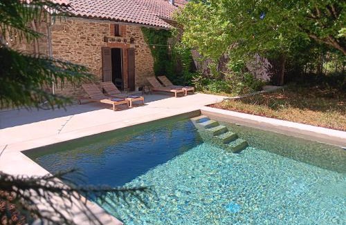 Oradour-sur-Vayres Villa | La Maison Nid