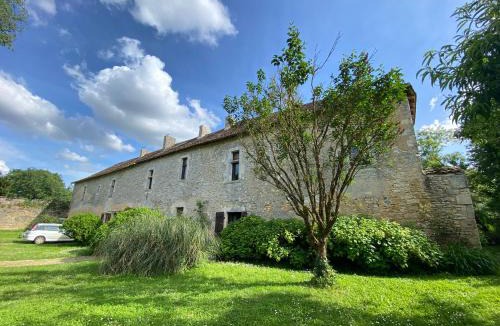 Champagne-le-Sec House | La Maison Noble