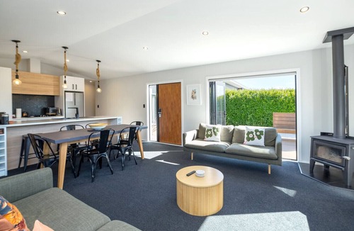 Martinborough Apartment | La Maison Noir, Martinborough