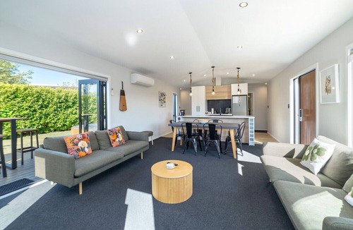 Martinborough Apartment | La Maison Noir, Martinborough