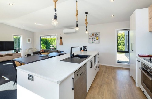 Martinborough Apartment | La Maison Noir, Martinborough