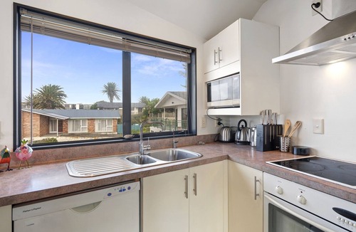 Omanu House | La Maison Ocean - Mount Maunganui Holiday Home