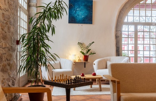 Ainhoa Hotel | LA MAISON OPPOCA