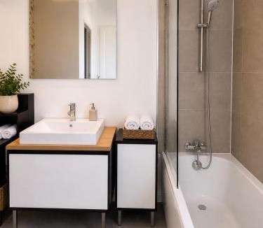 Saint-Omer Apartment | La Maison Penchée du Marais L'Escapade nature à Saint-Omer