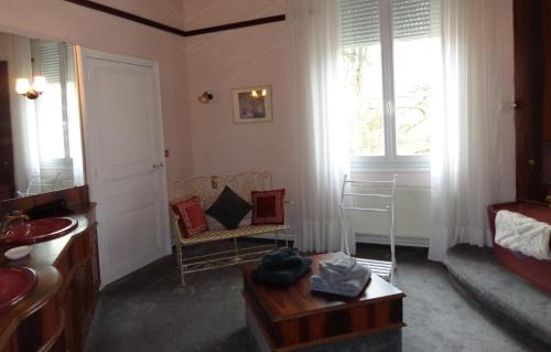 L'Isle-Jourdain Bed & Breakfast | La Maison Ribotteau