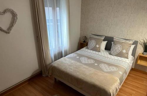 Bourg-de-Thizy Villa | La Maison Richard