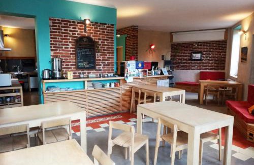 Cret de Roc Hostel | La Maison Rouge - Backpacker Hostel
