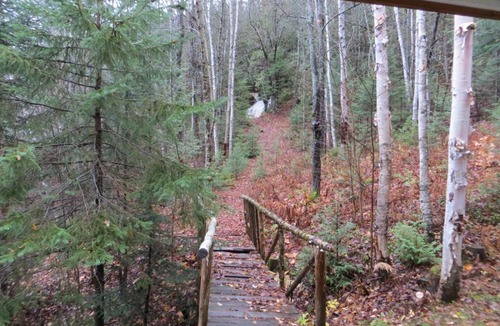 Saint-Roch-de-Mekinac Bed & Breakfast | La maison sous les arbres