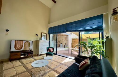 Poce-sur-Cisse House | la Maison sous les Arbres - Duplex, jardin et spa