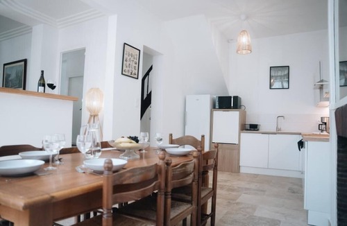 Tours Apartment | La Maison sur la Loire-A stone's throw from the heart of Tours