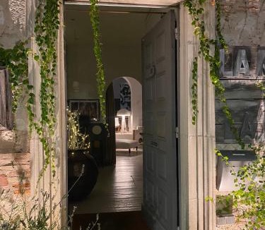 Penne-d'Agenais Bed & Breakfast | La maison sur la place