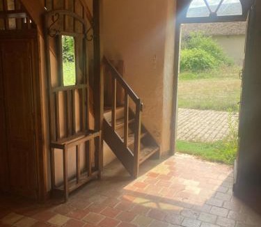 Courcival House | La Maison Sycomorette