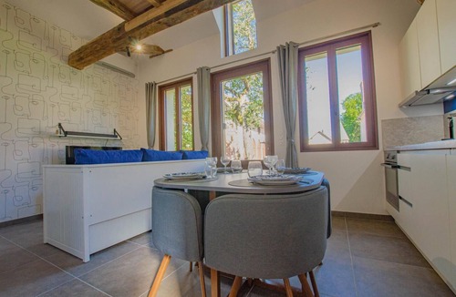 Dosches House | La Maison TM - Laundry