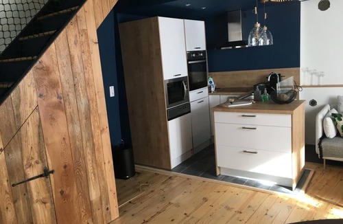 Le Malzieu-Ville House | La Maison Toute de Travers