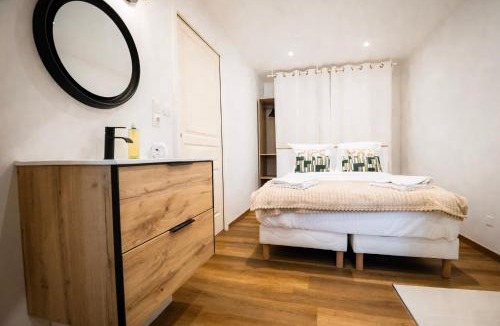 La Maladrerie Apartment | La Maison Velours - 2 Bedrooms - Cozy et Elegant