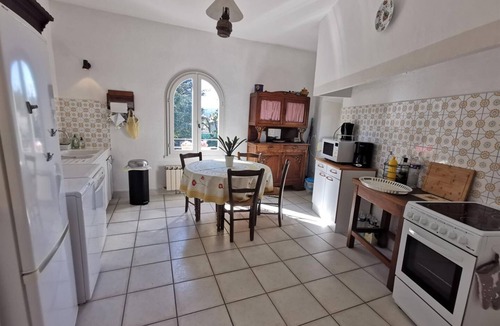 Causse-de-la-Selle House | La Maison Viala - Gîte