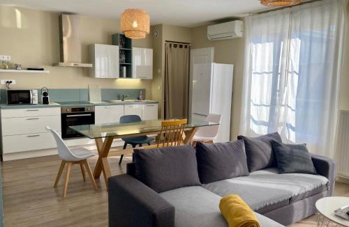 Montargis Apartment | La maison Virginie appartements de 1 à 5 pers cosy central clim parking proximité port